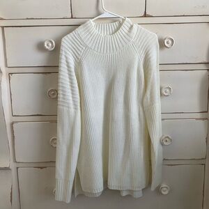 VENUS White Sweater